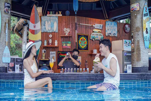 Enjoy a dip and a drink at Chaba Pool’s swim-up pool bar