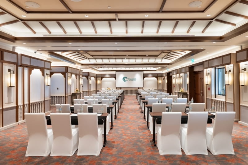 Организация учебного процесса в одном из конференц-залов Thavorn Palm Beach в Карон-Бич.