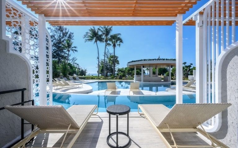 Lagoon Pool Access Deluxe Terrace