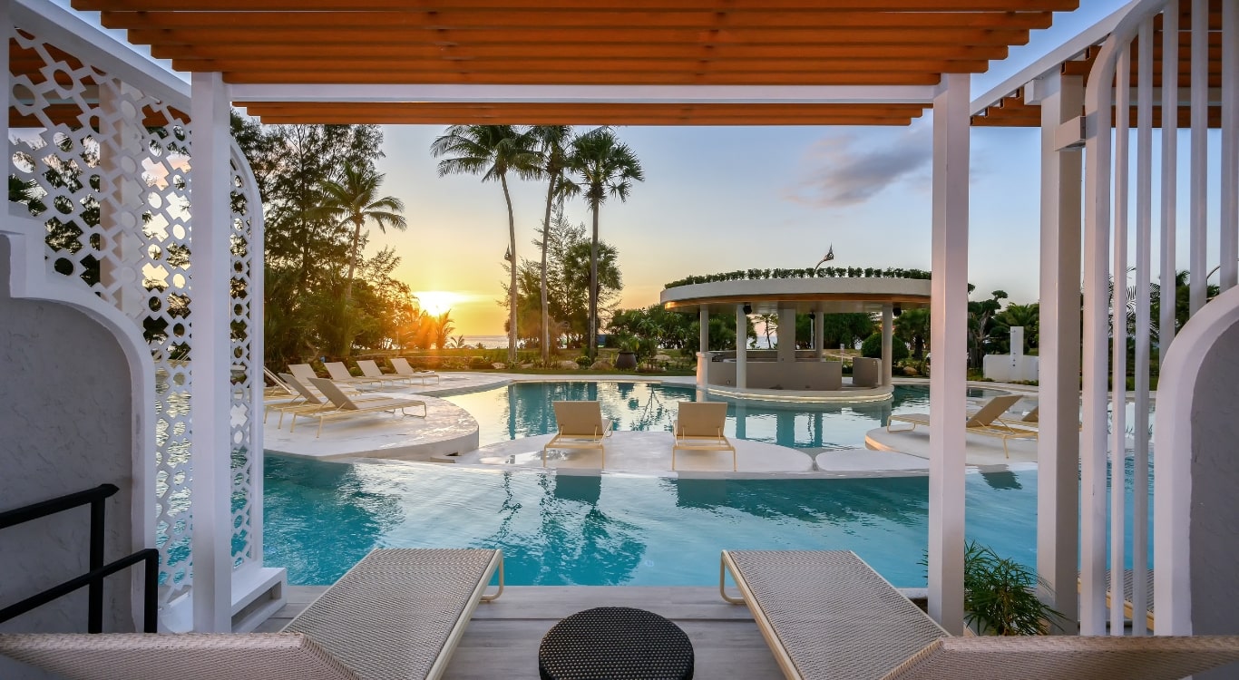 Lagoon Pool Access Deluxe Terrace