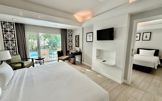 Family Connecting Lagoon Pool Access_double bed